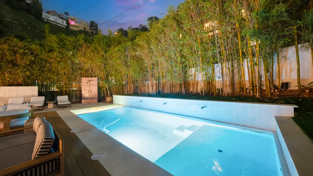 bamboo-wall-pool-shower